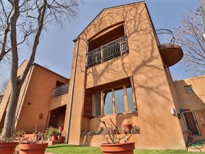 4 Bed House in Muckleneuk