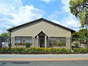 4 Bed House in LesMarais