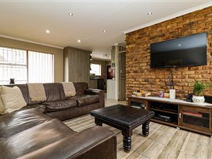 3 Bed House in Edelweiss