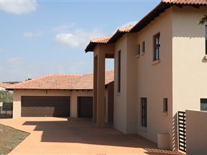 5 Bed House in Hazeldean (Silverlakes Surroundings)