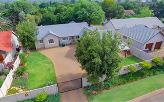 970 m² Land available in Doringkloof