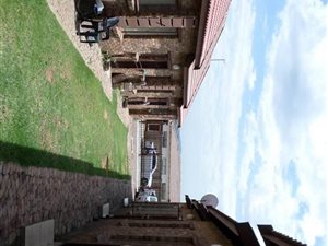 2 Bedroom Townhouse in Olievenhoutbosch