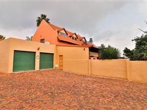 4 Bed Duplex in Equestria