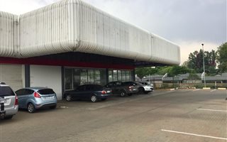 522 m² Industrial space in Fontainebleau