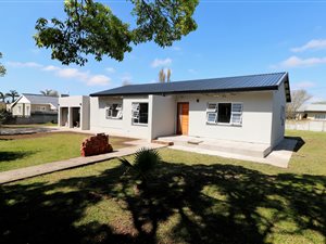 5 Bed House in Loerie Park