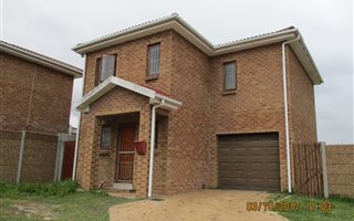 3 Bedroom Duplex in Langeberg Ridge