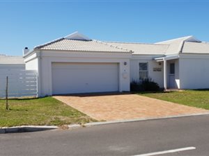 4 Bed House in Sunningdale