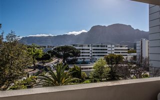 2 Bedroom Apartment in Claremont Upper
