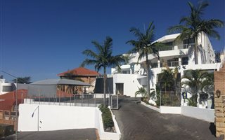 2 Bedroom Apartment in Montana Park
