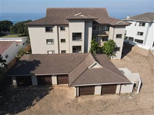 3 Bed Apartment in Shelly Beach