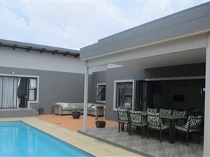 3 Bed House in Palm Lakes Estate