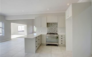 4 Bedroom House in Mooikloof Equestrian Estate