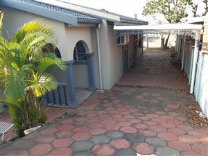 3 Bed House in Woodview