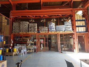 1200 m² Industrial space in Booysens Reserve