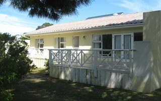 3 Bedroom House in Hermanus Eastcliff