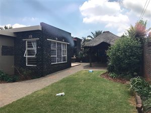 3 Bedroom House in Roodepoort North