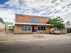 972 m² Commercial space in Oudtshoorn Central