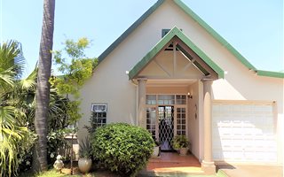 3 Bedroom Simplex in Sunningdale