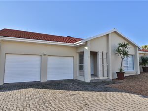 3 Bed House in Yzerfontein