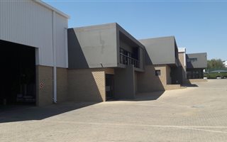 1073 m² Industrial space in Greenstone Hill