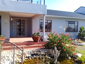 3 Bedroom House in Upper Robberg