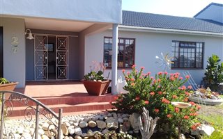 3 Bedroom House in Upper Robberg
