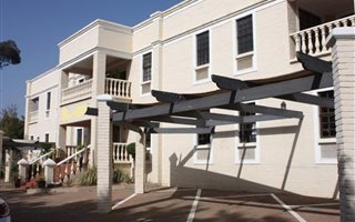 709 m² Office Space in Kelvin