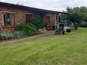 3 ha Farm in Hekpoort