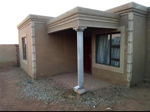 4 Bed House in Geluksdal