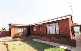 3 Bedroom House in Pimville