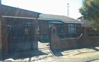3 Bedroom House in Pimville