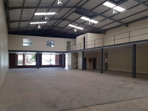 772 m² Industrial space in Rooihuiskraal