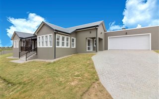 3 Bedroom House in Kraaibosch