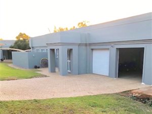 3 Bed House in Kameeldrift East