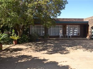 5 Bed House in Songloed