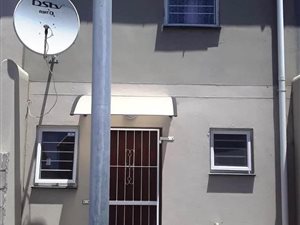 2 Bed Townhouse in Pelikan Park