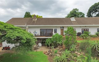 5 Bedroom House in Waterfall