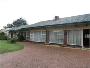 5 Bed House in Brackenhurst