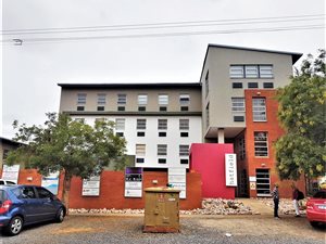 272 m² Commercial space in Hatfield