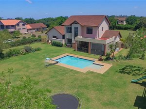 4 Bedroom House in Clifton Hill Estate