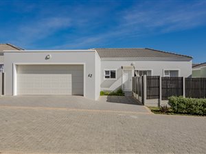 3 Bed House in Westbrook