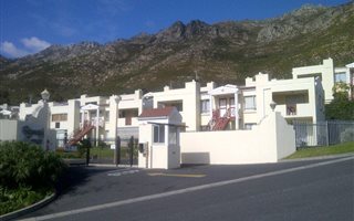 2 Bedroom Apartment in Mountainside