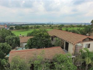4 Bed House in Blue Valley Golf Estate