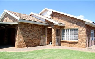 2 Bedroom House in Helikon Park