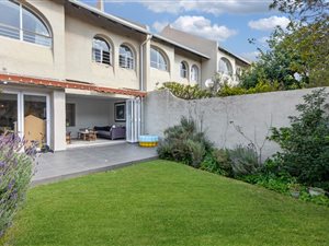 3 Bed Townhouse in Bordeaux