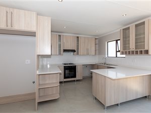 3 Bed Duet in Bloemspruit
