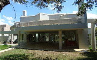 4 Bedroom House in Dainfern Golf Estate