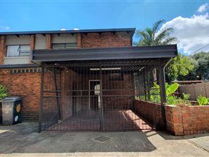 2 Bed Townhouse in Roseville