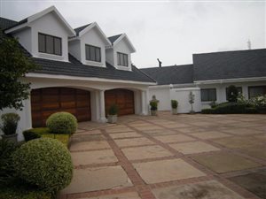 5 Bed House in Waterkloof Ridge