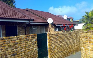 2 Bedroom Townhouse in Krugersdorp Central